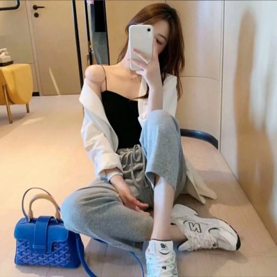 人孔：奉必梦游仙境