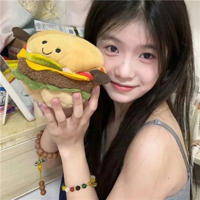 别人末日我靠超市被批老婆奴